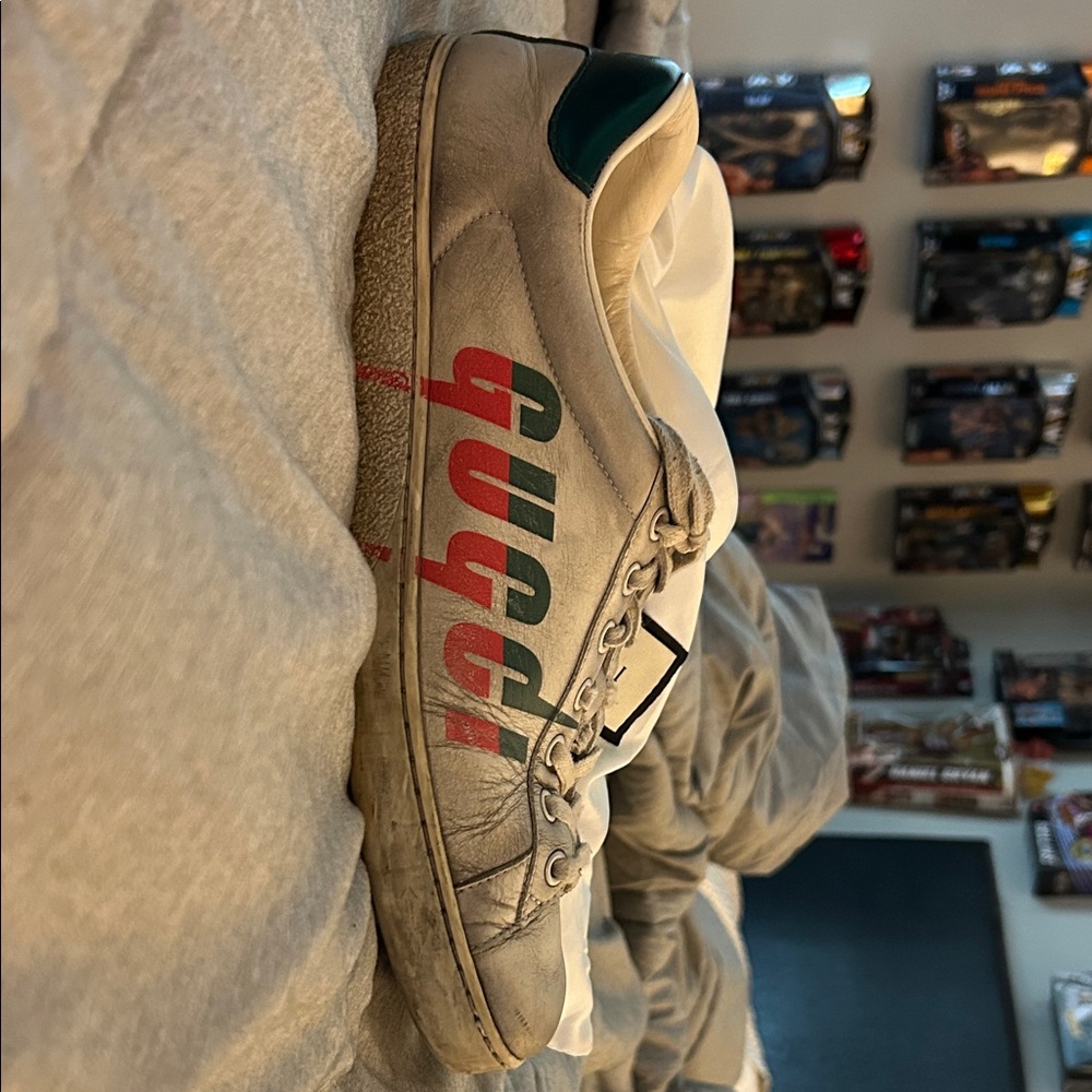 Gucci Men's White Sneakers with Green and Red Logo
